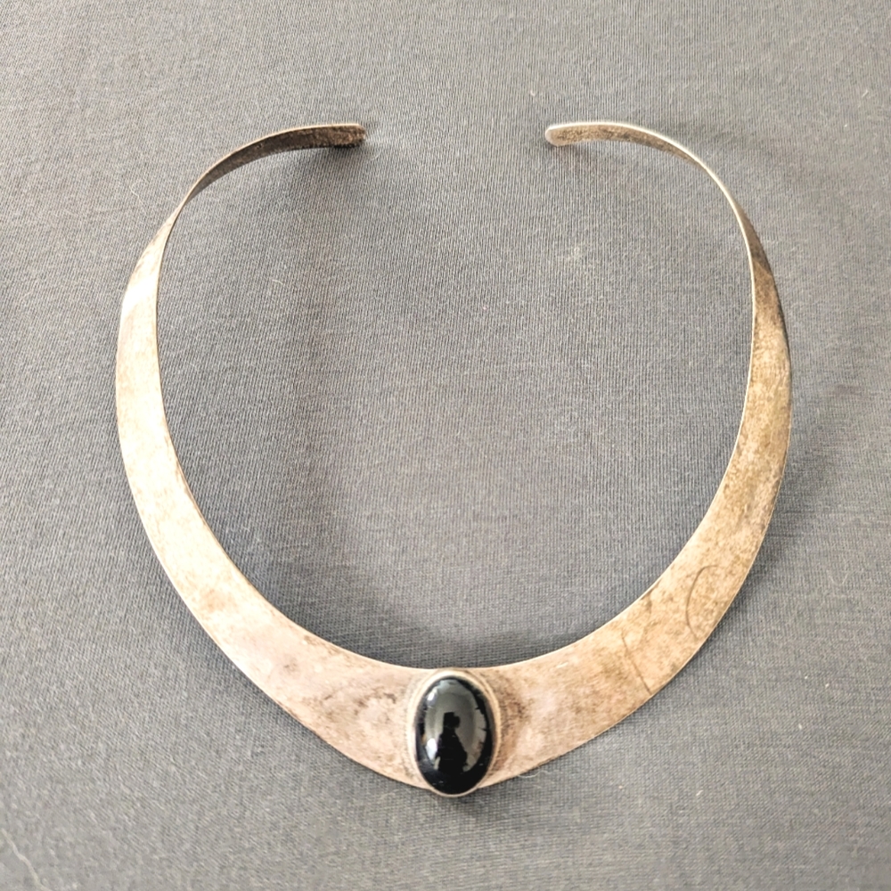 Solid sterling silver necklace choker collar with onyx inset
